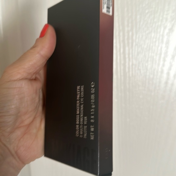 COLOR BOSS MASTER EYESHADOW
MULTI-DIMENSIONAL 8-PAN EYE COLOR PALETTE - Picture 3 of 4